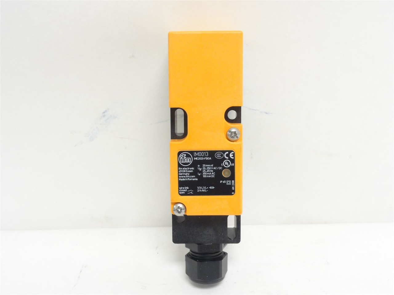 ifm IM0013; Inductive Proximity Sensor; 20-250VAC/DC; 2-Wire