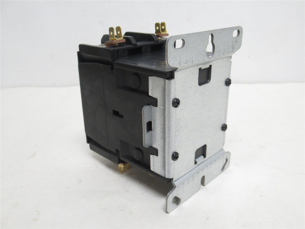 Eaton C25GNF290H; Contactor; 90A; 2P; 600VAC; Coil: 277VAC