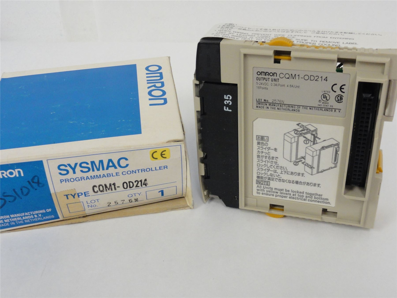 Omron CQM1-OD214; Output Module-16 points; 0.3-4.8 Amp