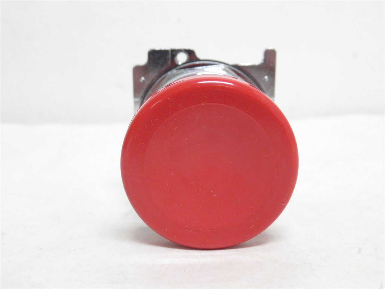 Eaton 10250T122; Pushbutton Operator; Mushroom Head; Red