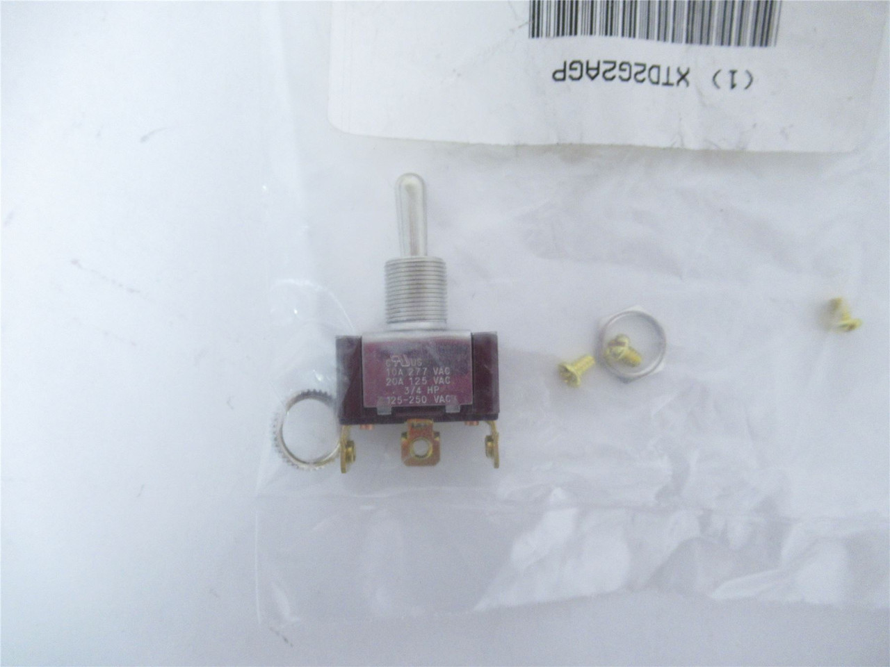 Eaton XTD2G2AGP; Toggle Switch - On/Off momentary; 28 VDC