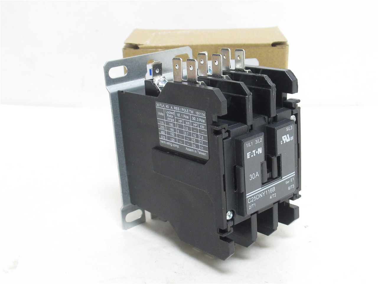 Eaton C25DNY116B; Contactor 30A; 3P; 575VAC; Coil: 208-240VAC