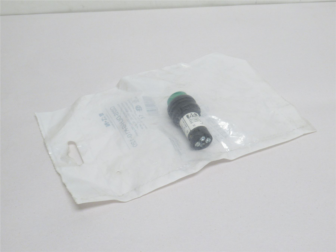 Eaton C22S-DLH-G-K10-120; Push-Button Switch; SPST-NO; Green