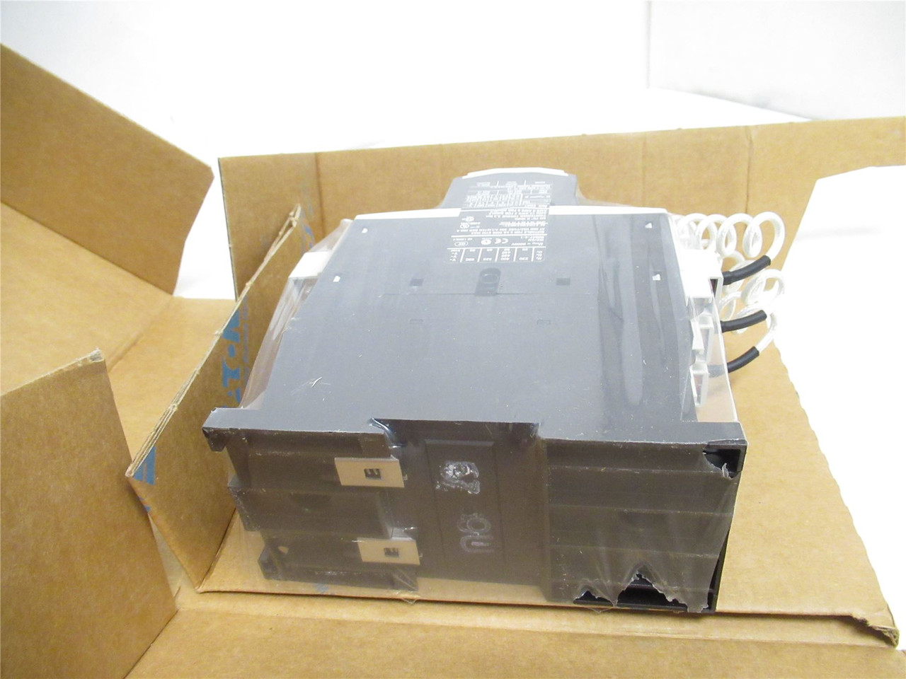 Eaton XTCC050D10F; IEC Capacitor Contactor 50A; 3P; 600VAC