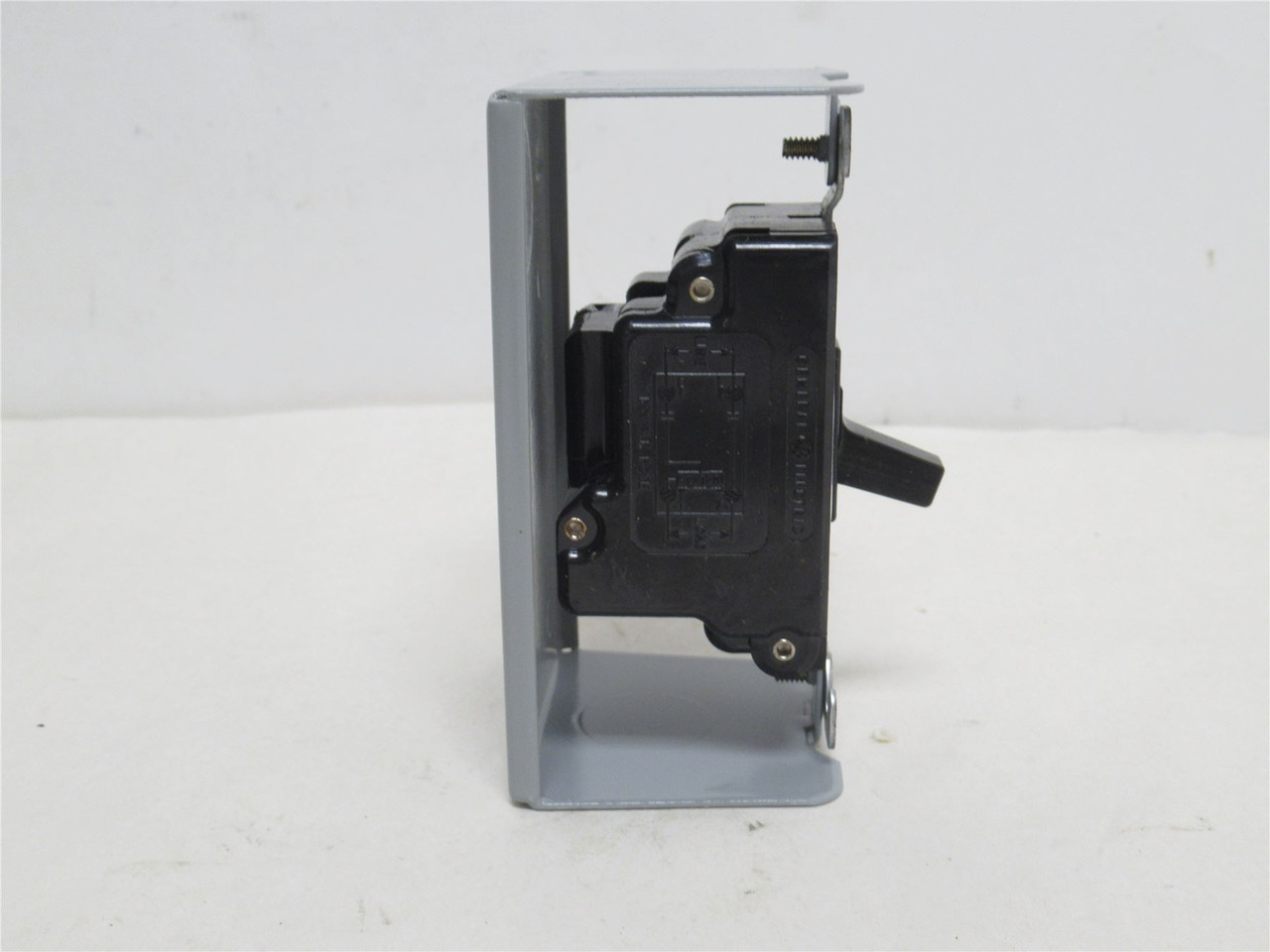 GE CR101Y1; Manual Starter Toggle Switch 1PH; 16A; 115/230VAC