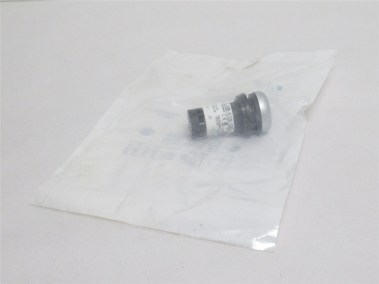 Eaton C22-DL-XB-K10-120; Illuminated Push-Button; 120V; 1-NO