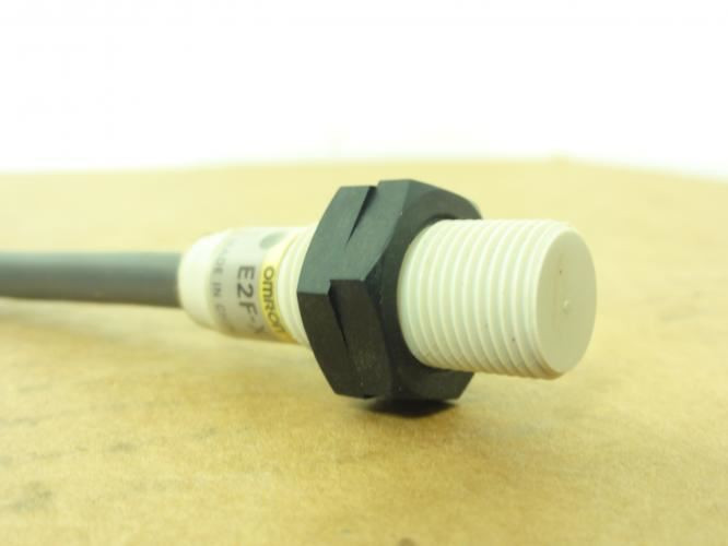 Omron E2F-X2F1; Proximity Sensor 12/24VDC 5 Meter Cable