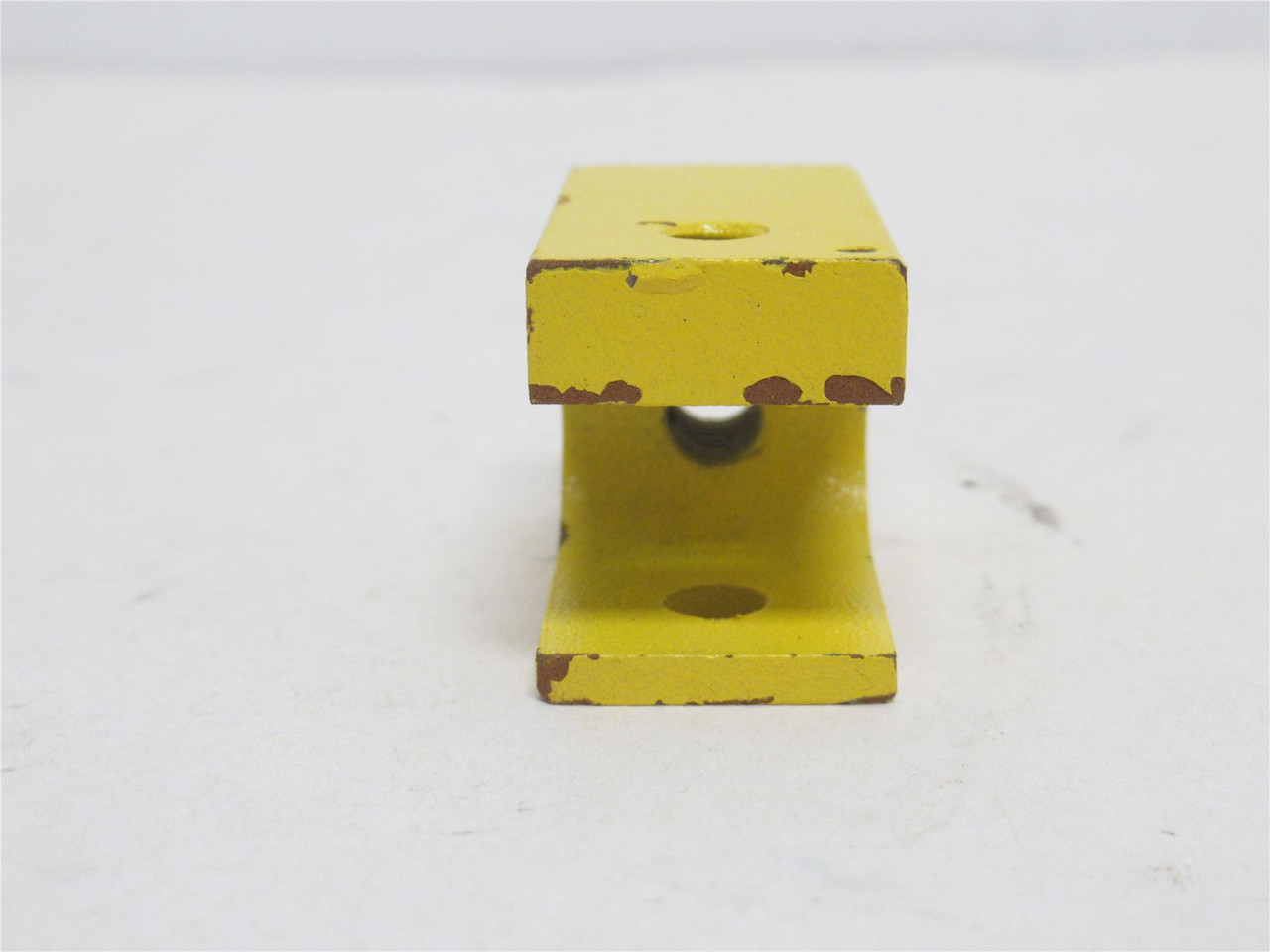 Lantech 30102198; Lot-3; Clevis Mounting Block; Cylinder