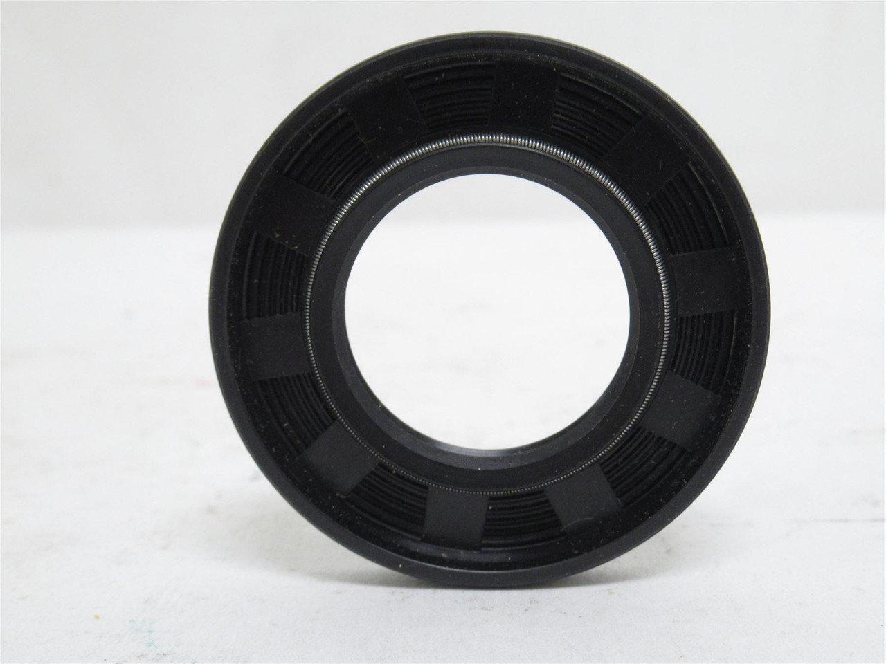 Dichtomatik 28X52X7TC; Oil Seal 28mmID x 52mmOD x 7mm Wide