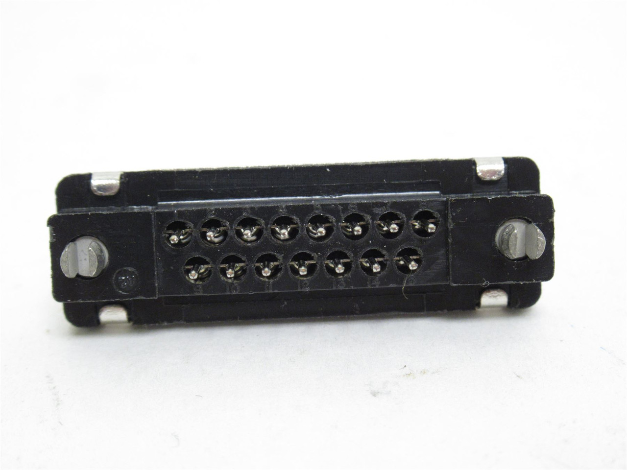Amp 787683-1; Lot-6; D-Sub Standard Connectors; 15-Pin