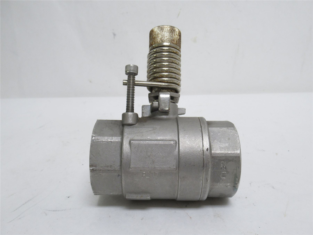 Jamflow YK5210-1-1/2; Ball Valve SS; 1-1/2NPT; Spring Return Handle