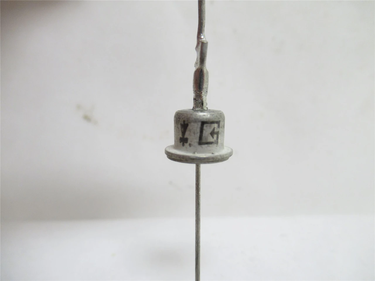 Mfg- G15R4; Lot-11; Diodes; 8219