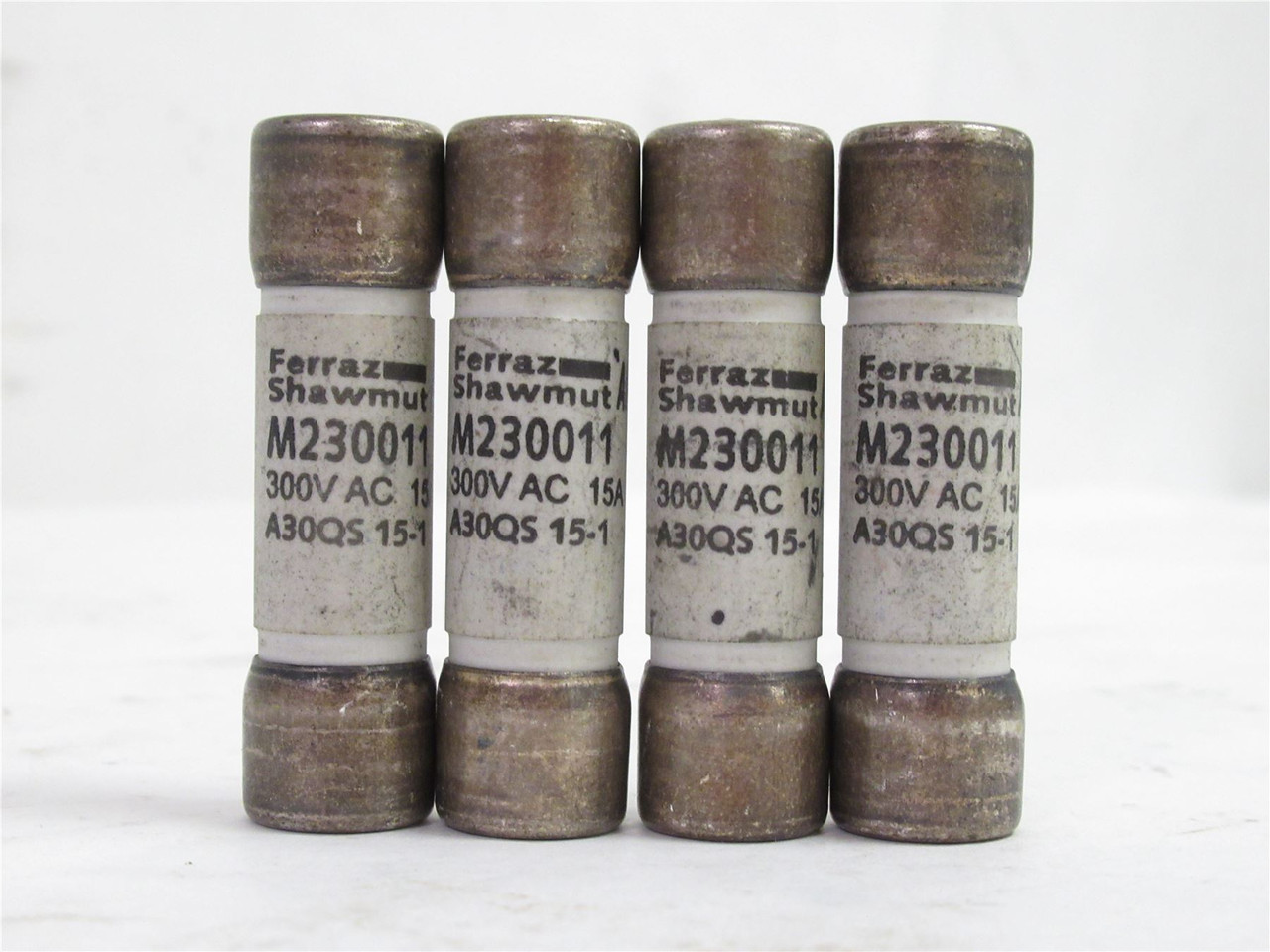 Ferraz M230011; Lot-4 Amp Trap Fuse 15A 300VAC
