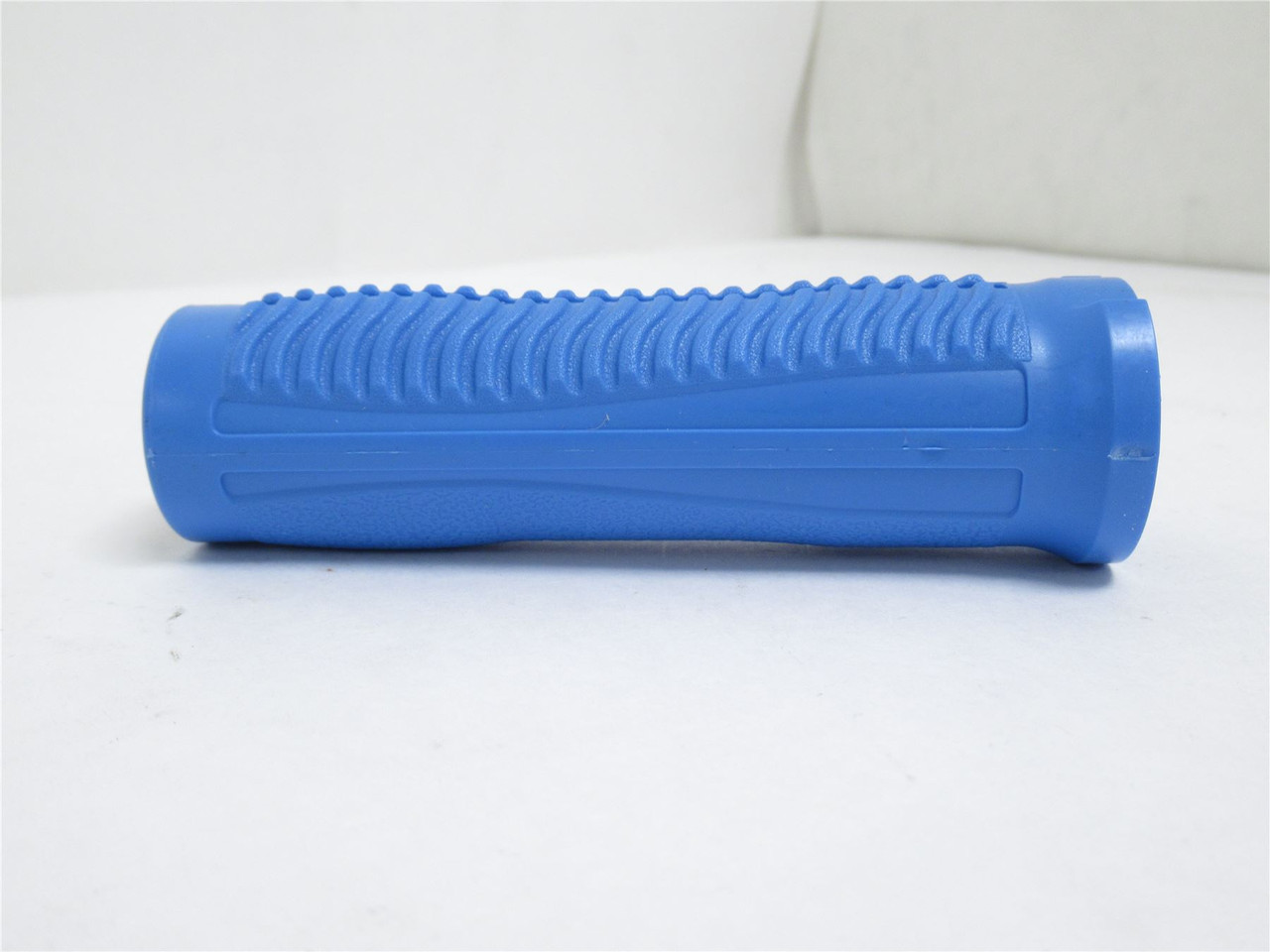 Bettcher 102996; Small Handle; Blue; 4-3/8" Long; 13/16"ID