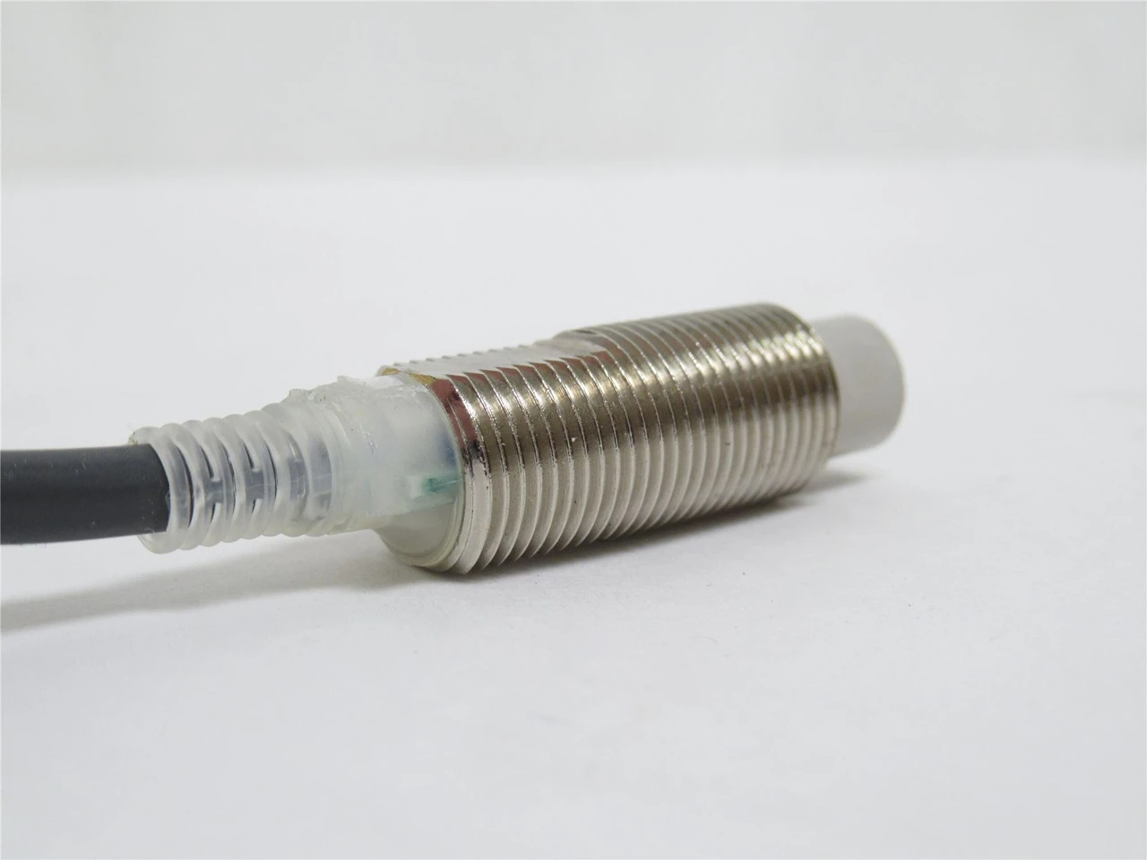 Omron E2E-X5ME1; Prox Sensor; 12-24VDC; Detect Distance; 5mm