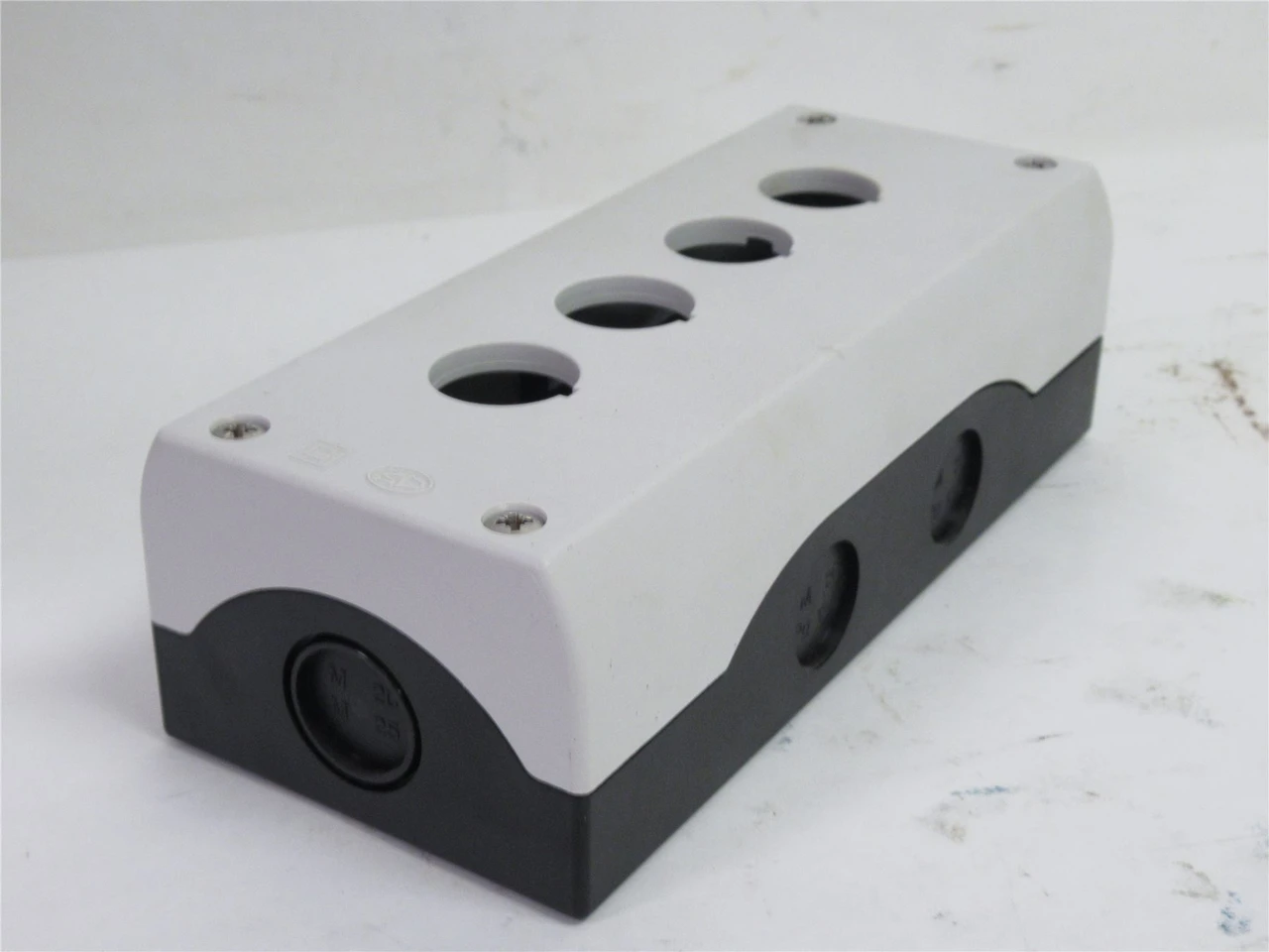 Moeller M22-I4; Pushbutton Enclosure; 4-Way; Grey RAL7035