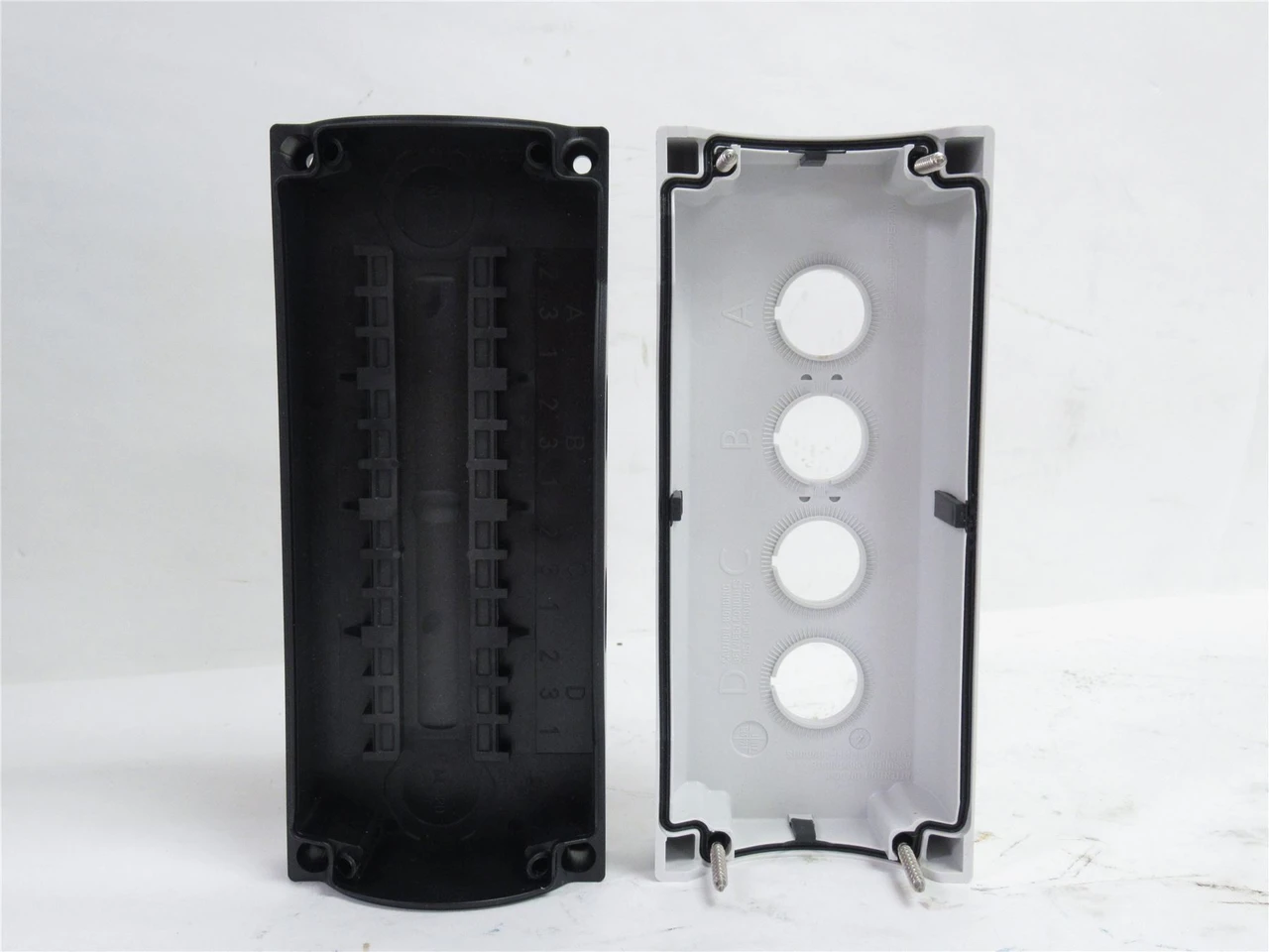 Moeller M22-I4; Pushbutton Enclosure; 4-Way; Grey RAL7035