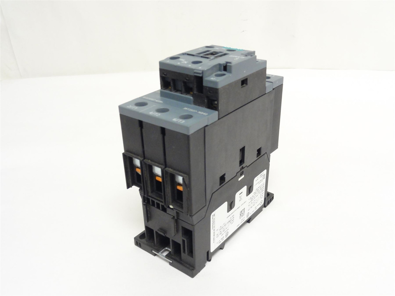 Siemens 3RT2037-1KB40; Contactor; 65A; 3P; 690VAC; Coil: 24VDC