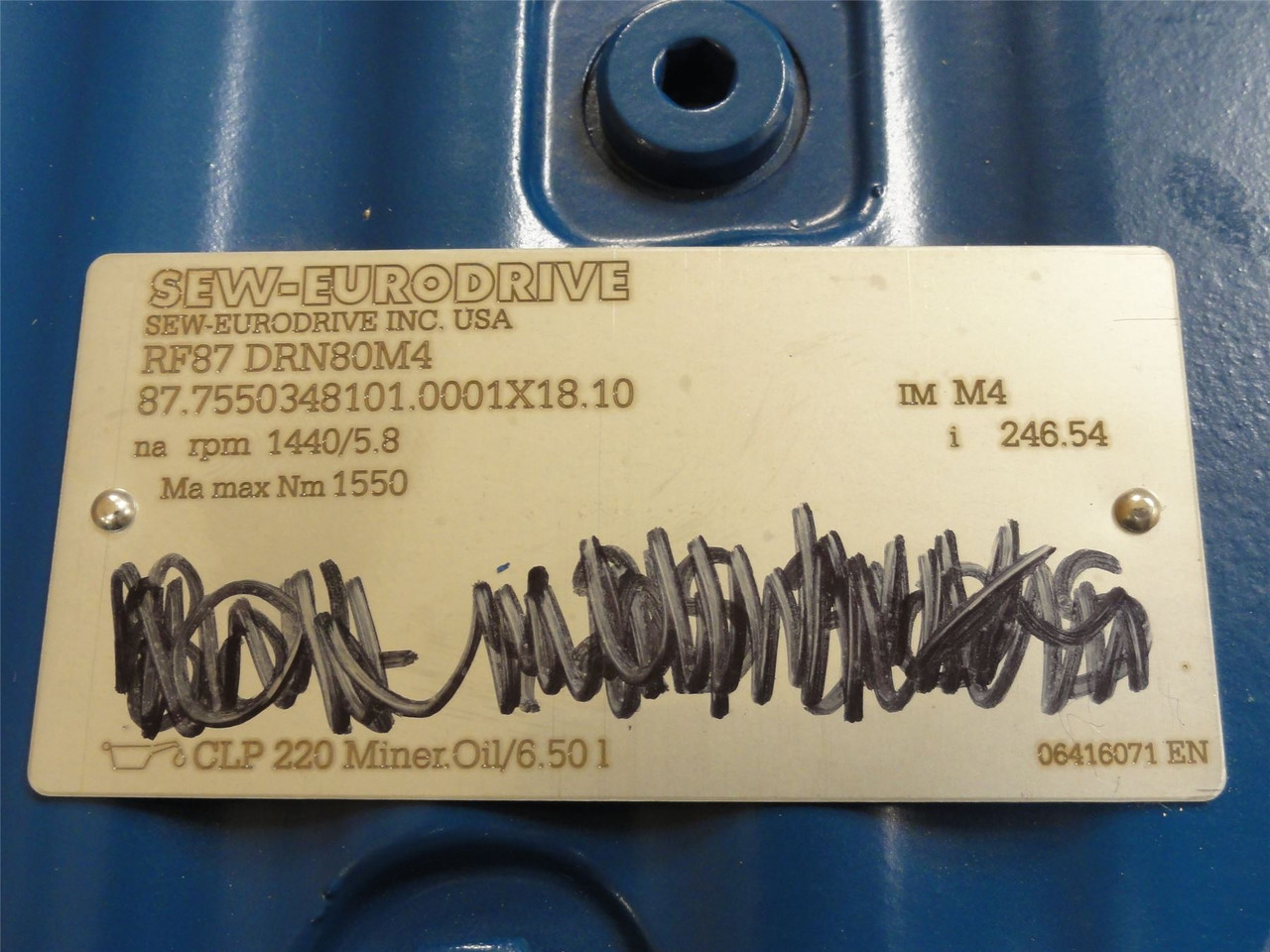 SEW RF87DRN80M4; AC Gear Motor; 246.54:1 Ratio; 1HP; 380-400V