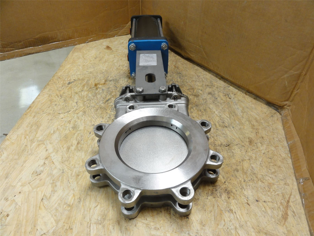 Orbinox 20-3636RI-SSY; Lug-Style Knife Gate Valve; Size: 6"