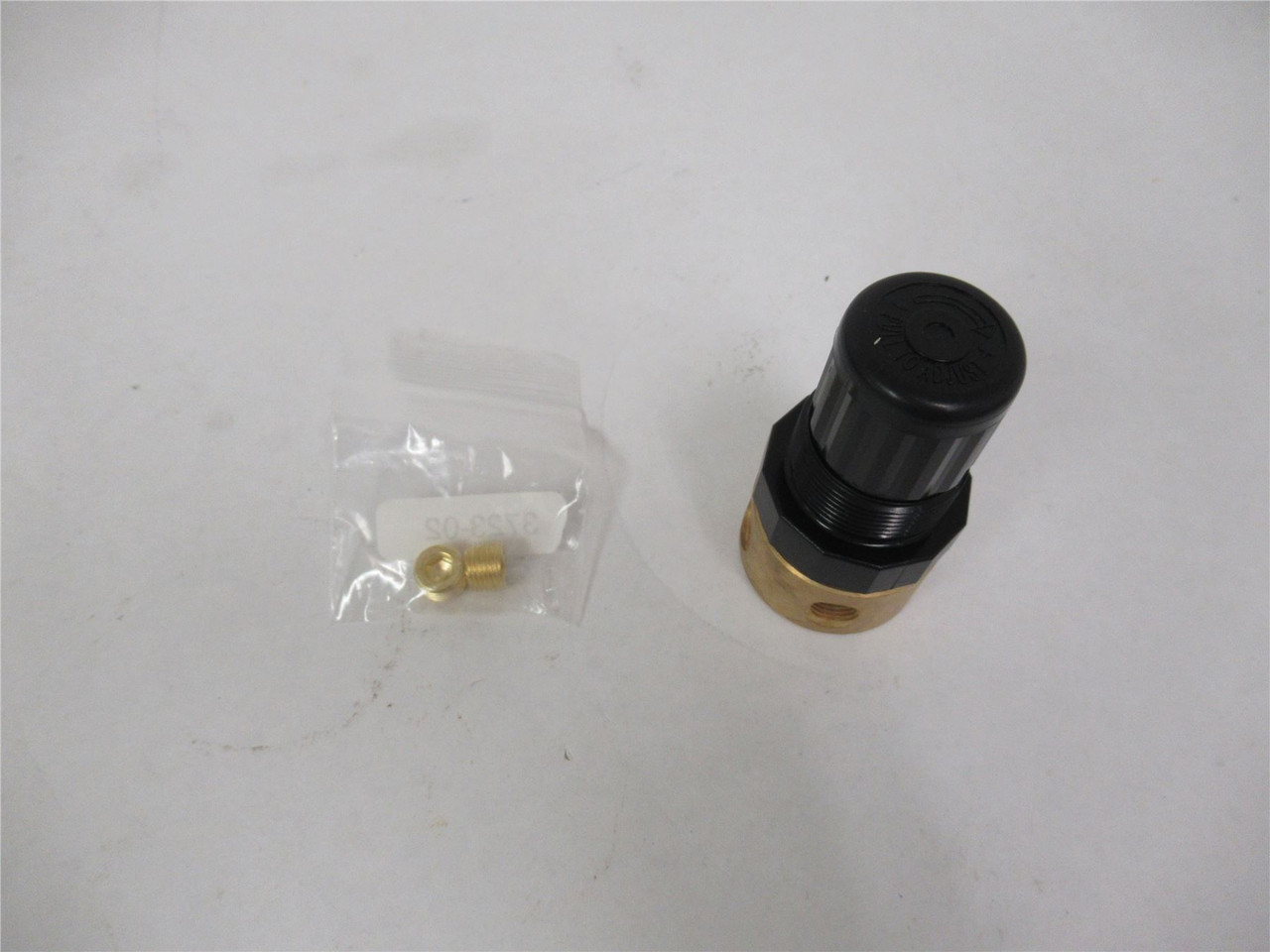IMI Norgren R06221RNLA; Pneumatic Regulator 1/4"NPT  Brass