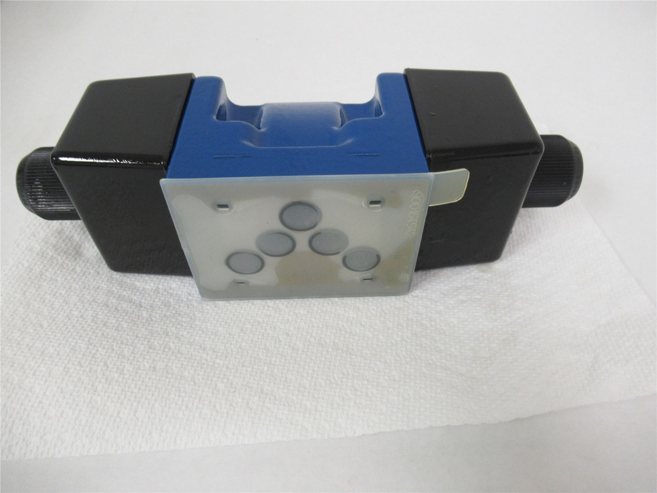 Rexroth R901487131; HydraulicSolenoid Valve DirectActingDble