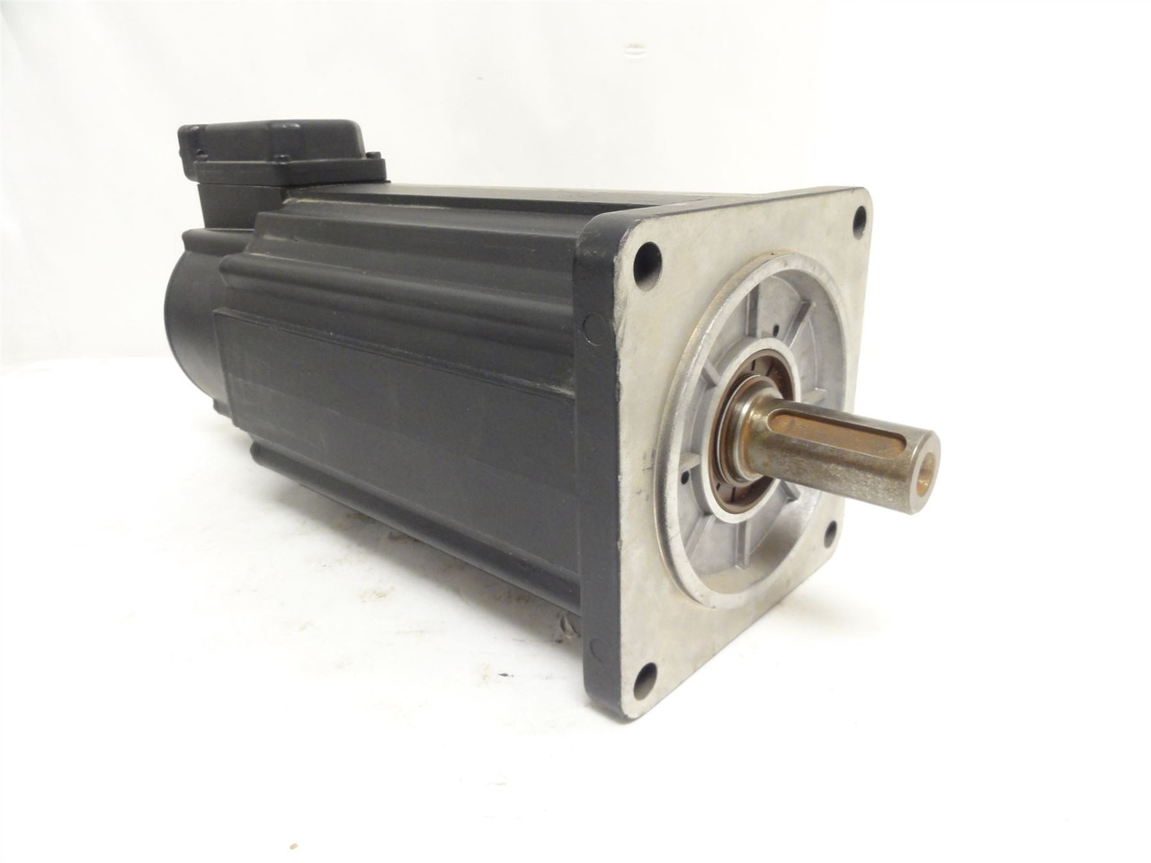 Rexroth MKD090B-047-KP1-KN; Synchronous Servo-Motor 12nM 24VDC