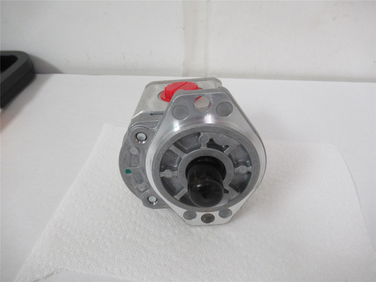 Concentric  4F669; Hydraulic Pump 2 Bolt 1 Stage 11.9 gpm Max