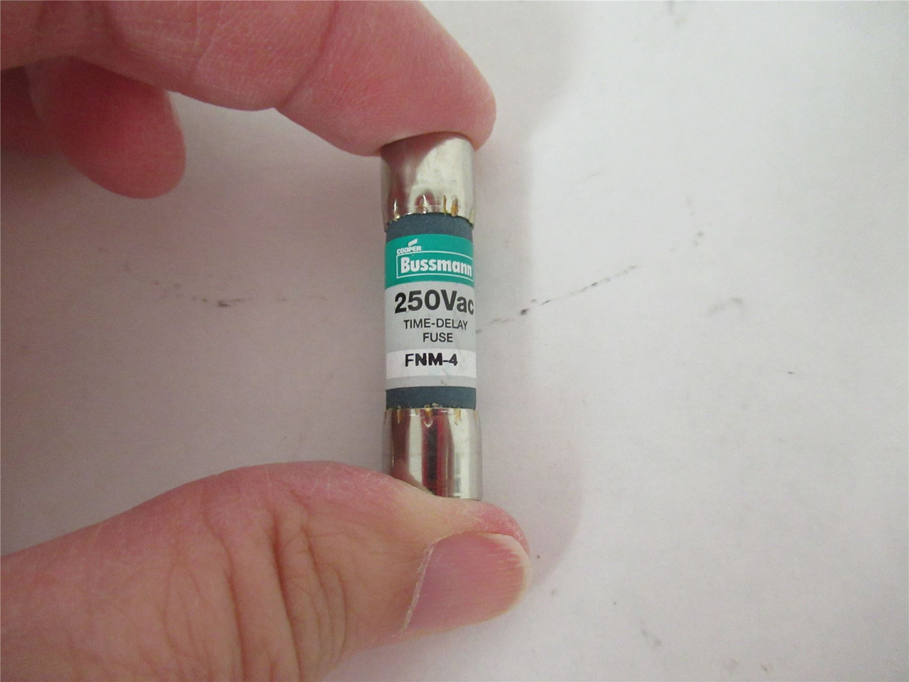 Bussmann FNM-4; Lot-3 Fuse 4A; 250 V AC; 13/32 in x 1-1/2 in