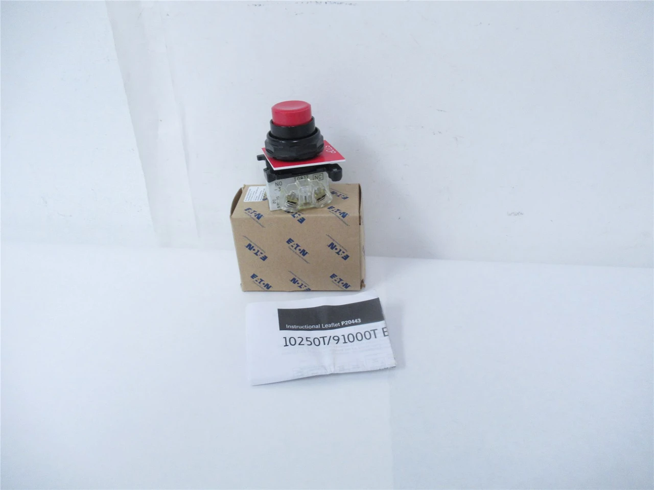 Eaton E34YED19-3; Pushbutton Switch