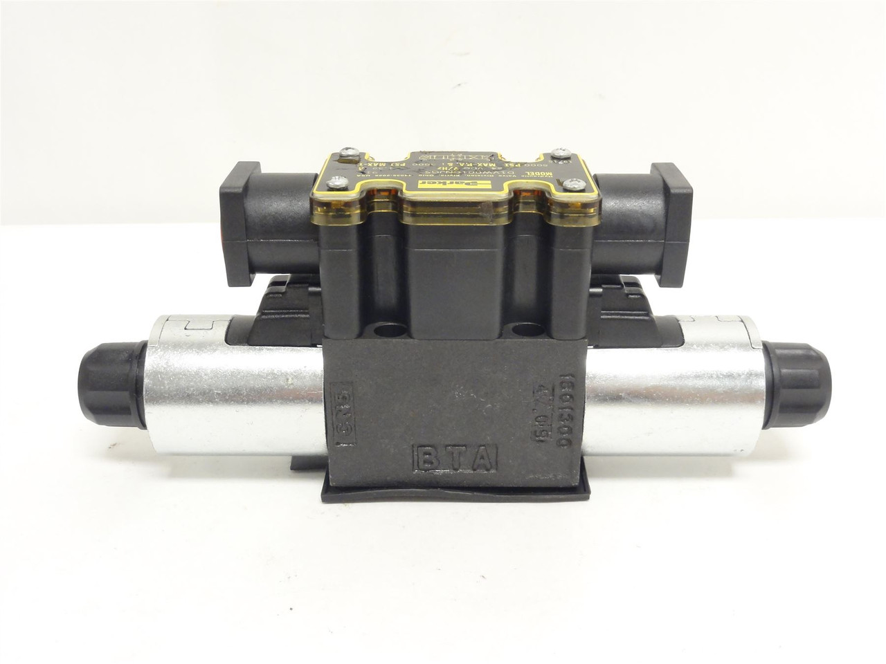 Parker D1VW001CNJG5; Directional Control Valve 3000PSI; 24VDC