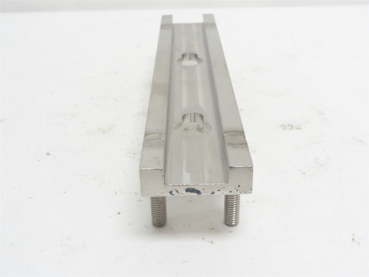 Meyn 77.70.006.400; Stainless Steel Knife Holder 7-7/8" Long