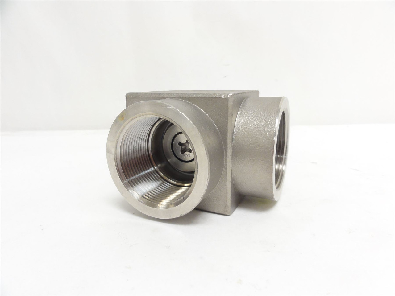 Gadren MDL-UNKN-254361; Manual Check Valve SS; 90Deg; 1-1/2NPT