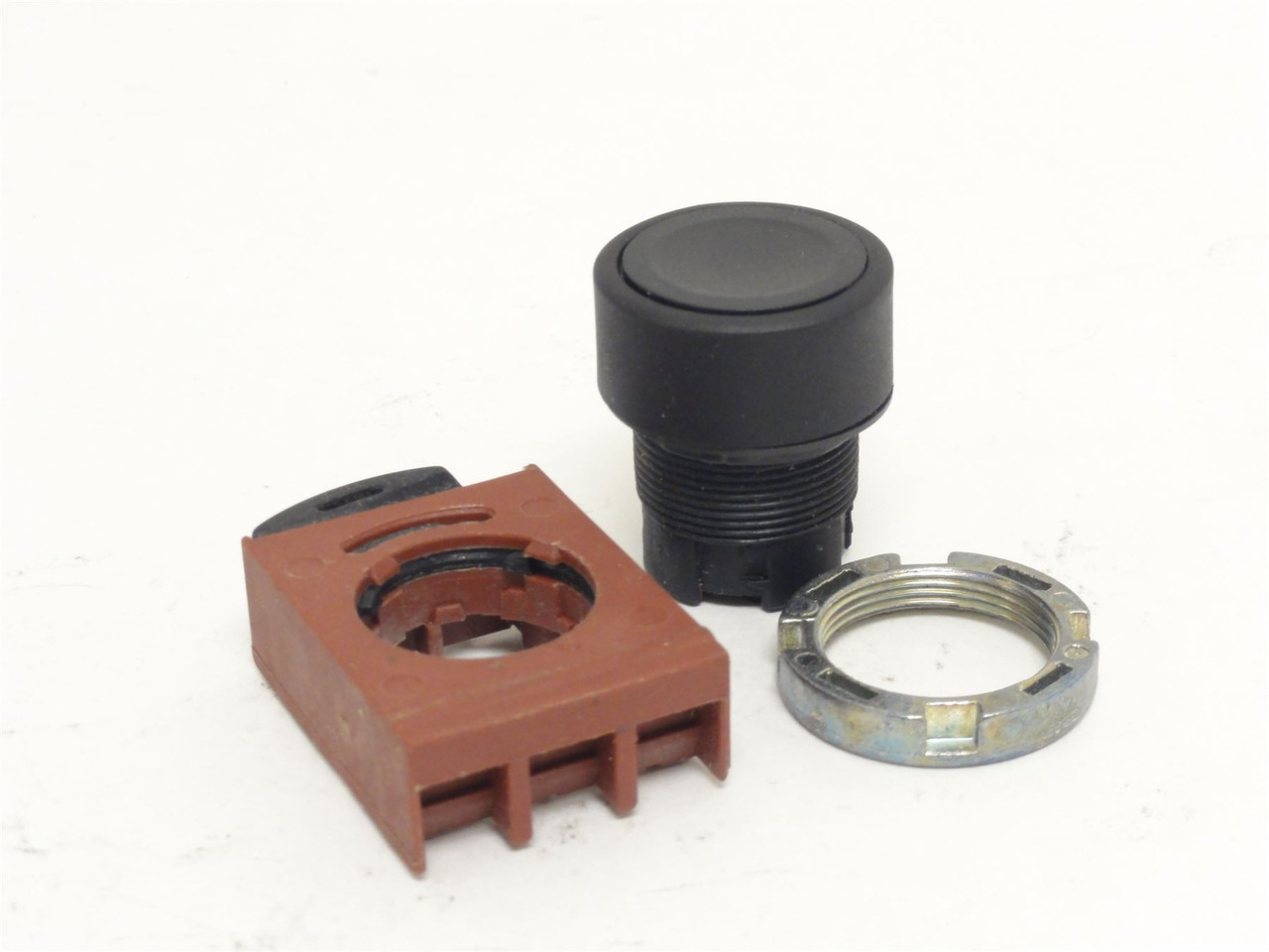 GE P9XPNNG; Push-Button Operator; 22mm; Flush; Black Cap