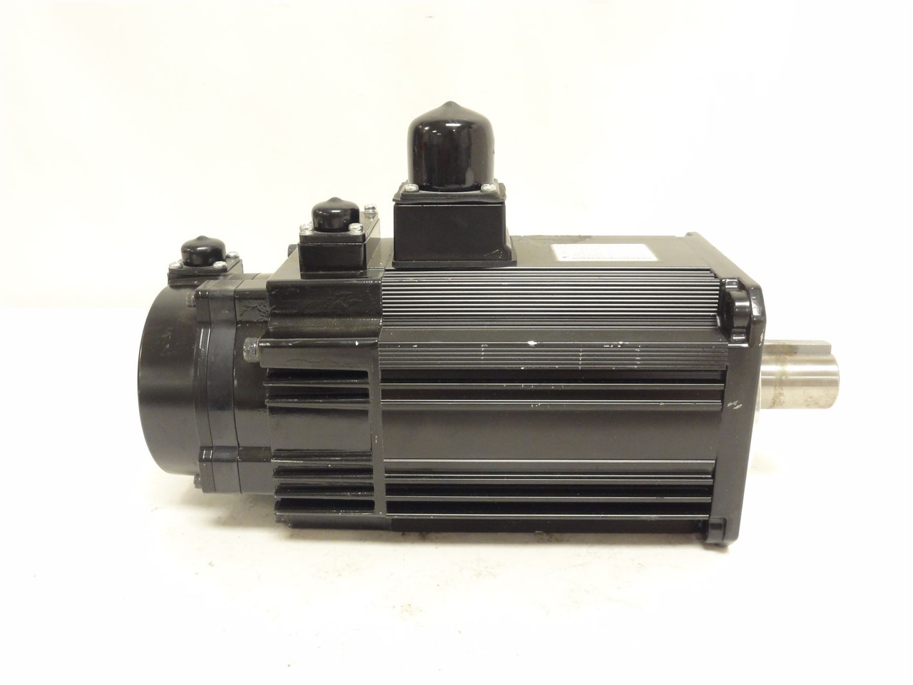Yaskawa SGMSV-20D3A6C; Servo-Motor; 2kW; 400VAC; 3000RPM