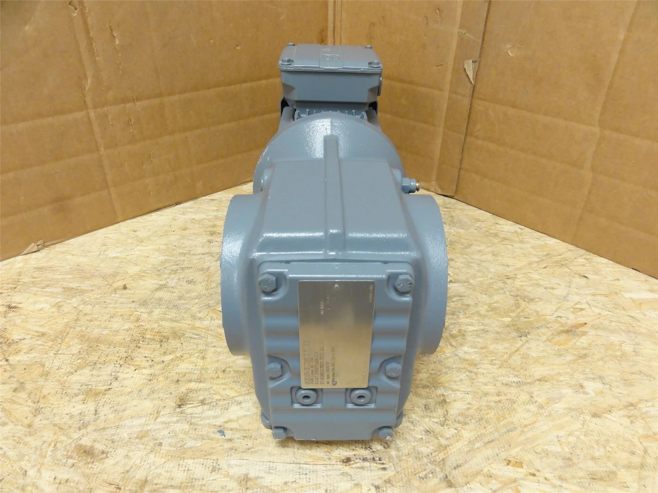 SEW KA47DRN71M4/DH; Gearmotor 85.12:1 Ratio 1/2HP; 380-415VAC
