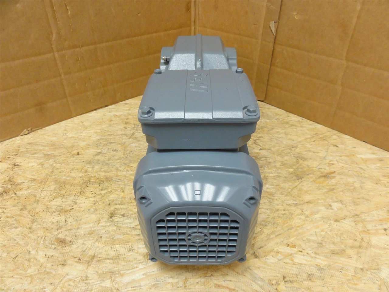 SEW KA47DRN71M4/DH; Gearmotor 85.12:1 Ratio 1/2HP; 380-415VAC