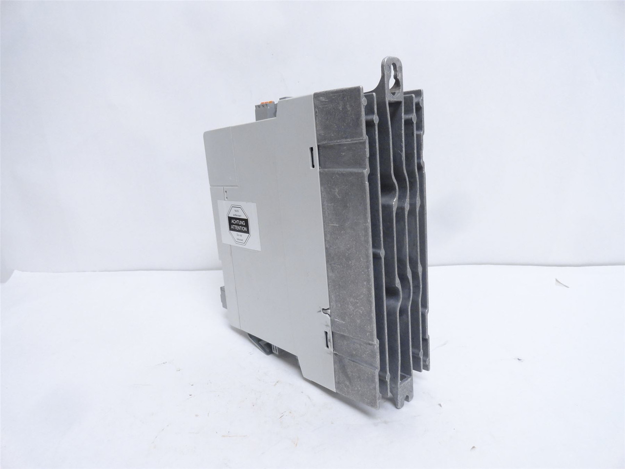 Lenze E84AVSCE7514SX0; Inveter Drive 8400 .75kW 1HP 400/500VAC