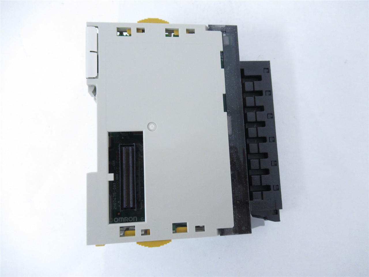 Omron CJ1W-DA041; Output Module 4 Analog Din Rail