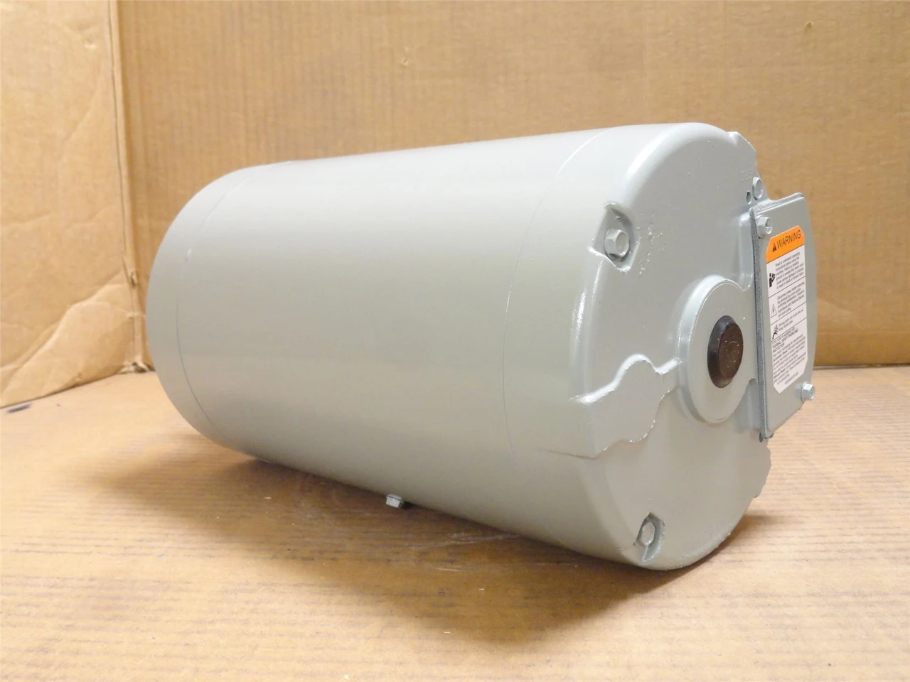 Leeson C6T8NC38B; Fan Motor; 1HP; 208-230/460VAC; 850RPM; 3PH