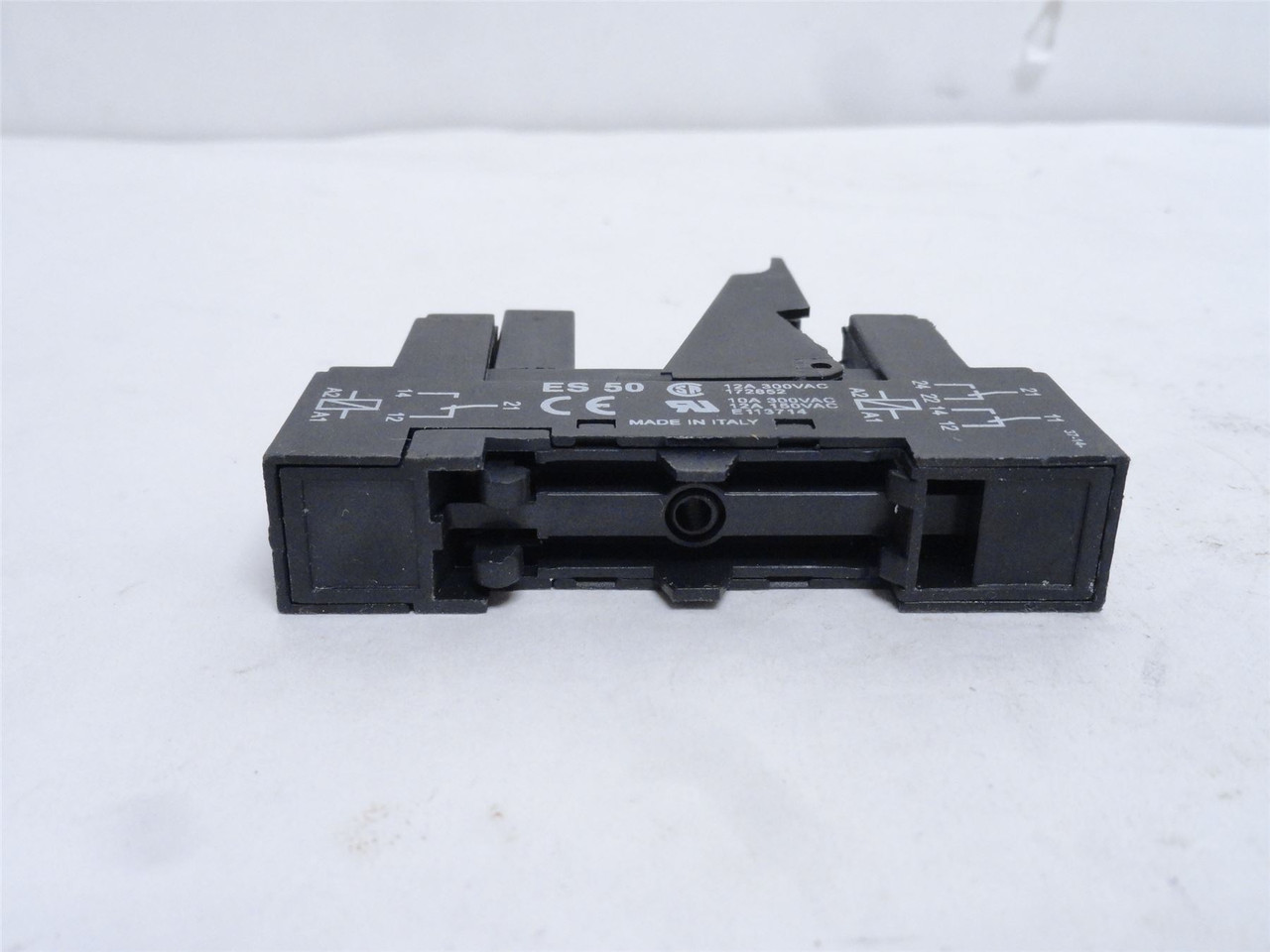 Custom Connectors ES50; Relay Socket 8-Pin; 2-Pole; 12A; 300V
