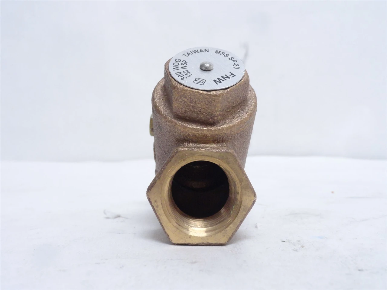 FNW MSS-SP-80; Swing "Y" Check Valve; 1/2NPT; 300WOG; 150WSP