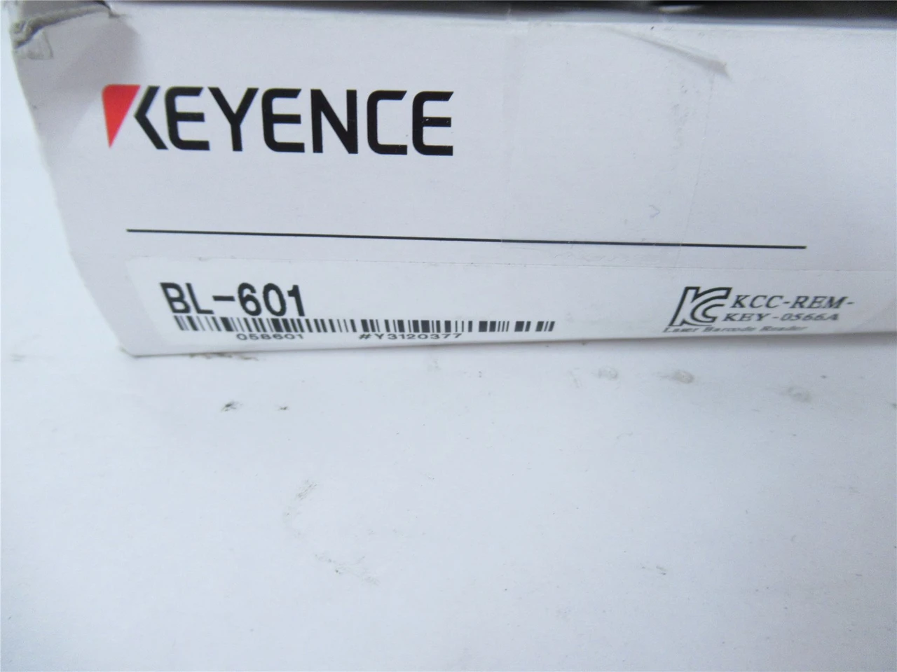 Keyence BL-601; Ultra Small Laser Barcode Reader