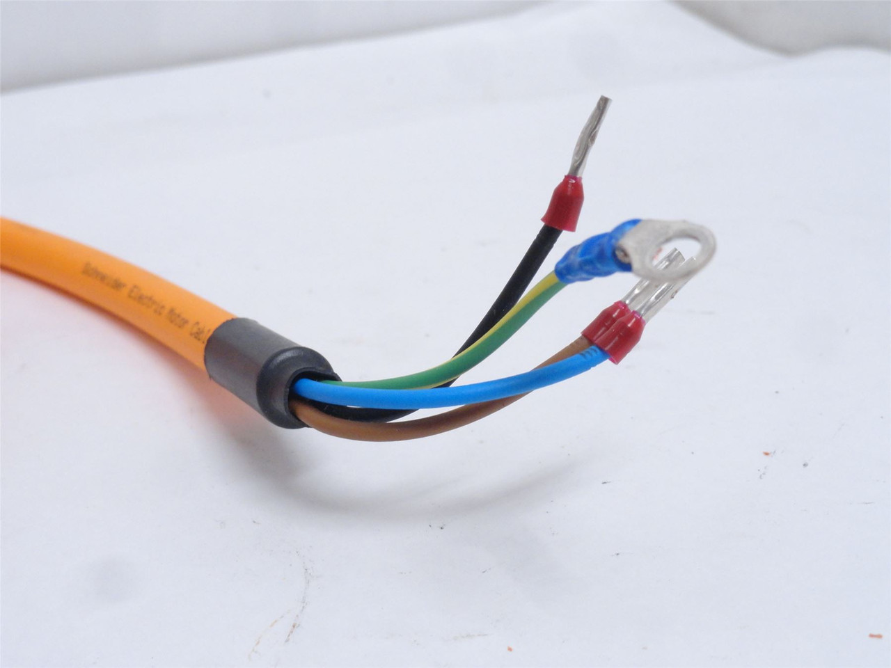 Schneider VW3S5101R30; MotorCable 4x1.5 Shielded Connector 3M