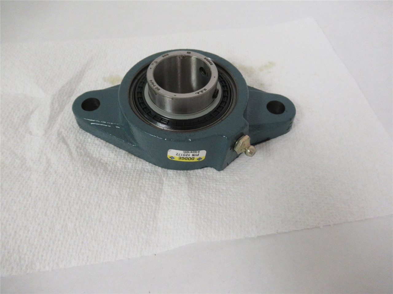 Dodge 123172; 2-Bolt Flange Bearing  1-1/4"ID F2B-SC-104S