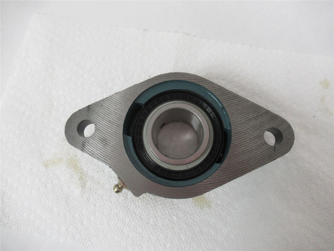 Dodge 123172; 2-Bolt Flange Bearing  1-1/4"ID F2B-SC-104S
