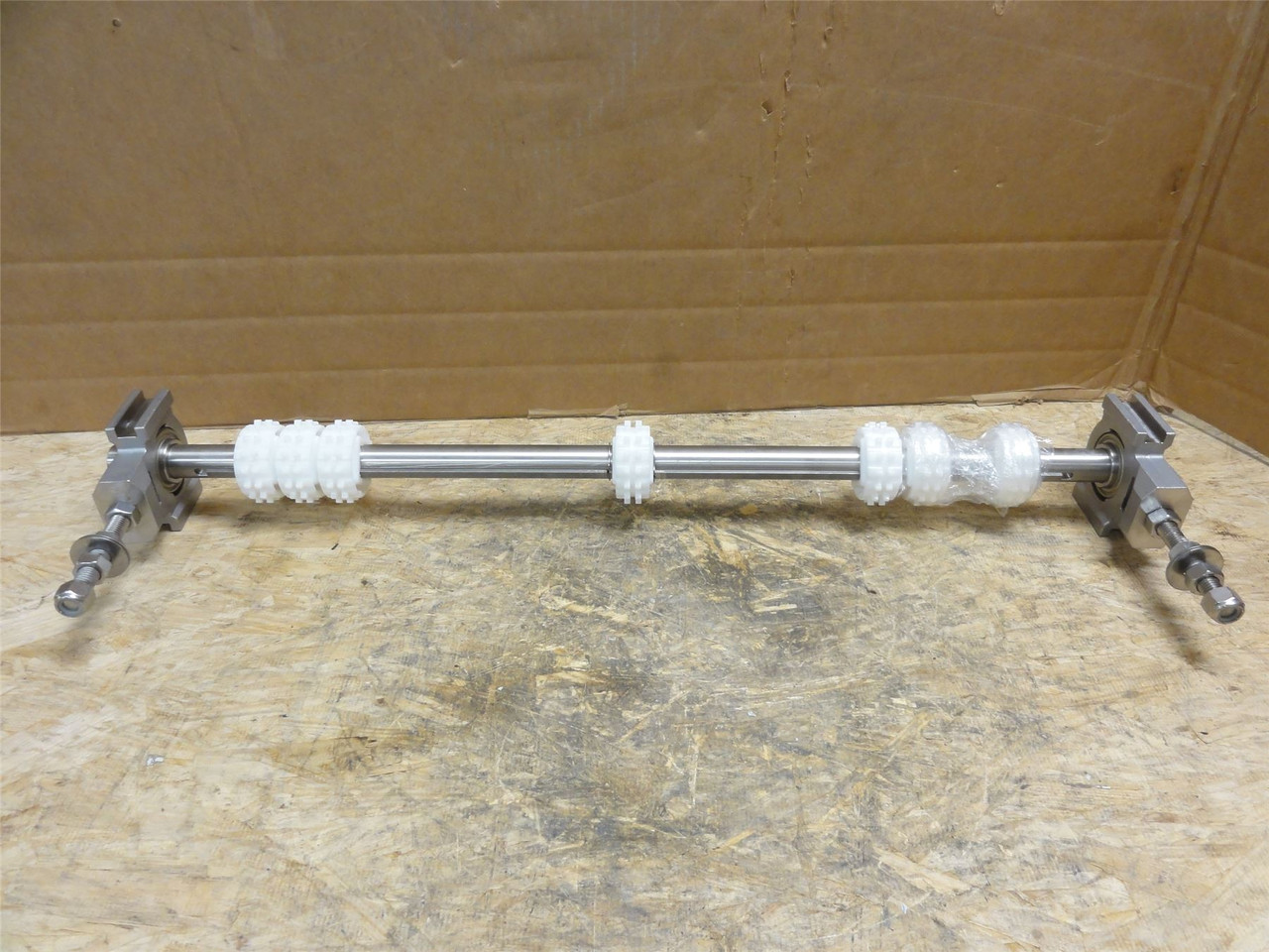 MFG- TP916-0-A-ASY; Conveyor Idler Shaft Assy; SS; 31" Long