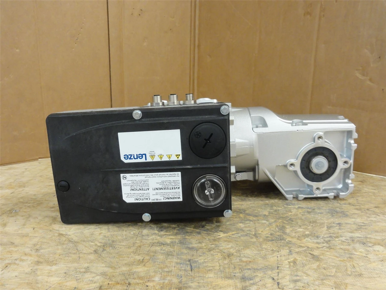 Lenze G50BB111MHAR2C; Inverter Drive Gearmotor 0.37Kw; 460VAC
