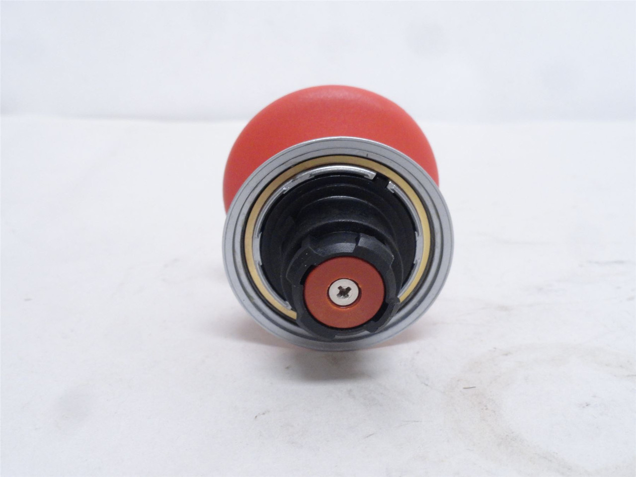 Schmersal NDRZ50GR/RT; Emergency stop latching pushbutton