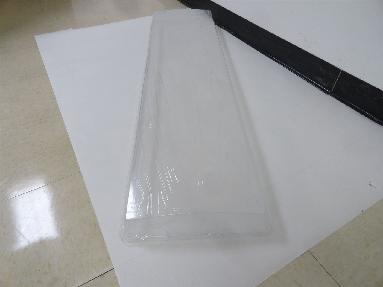 MFG- MDL-UNKN-244481; Lot-6; Fluorescent Light Lenses